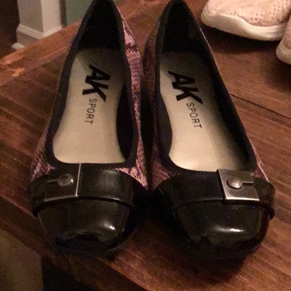 Women's Black and Pink Flats
